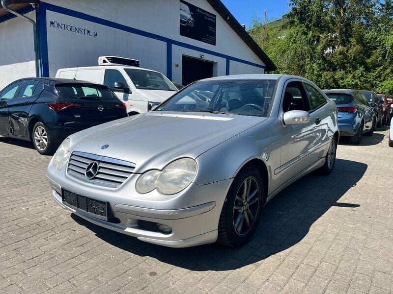 Gebraucht Mercedes C200 163 PS (119 kW) 2001 Silber Coupé