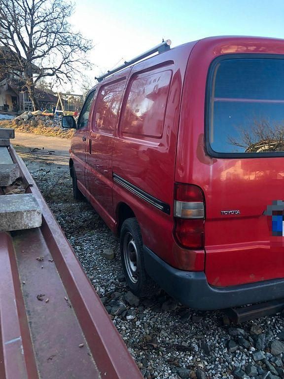 Gebraucht Toyota HiAce 88 PS (64 kW) 2005 Rot Van / Kleinbus