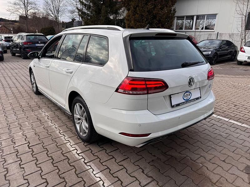 Gebraucht VW Golf VII R-line 150 PS (110 kW) 2020 Weiß Kombi