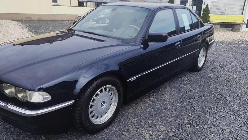 Blau Gebraucht 1999 BMW 740 Limousine | 9.890 € (Superpreis) - Bild 1/4