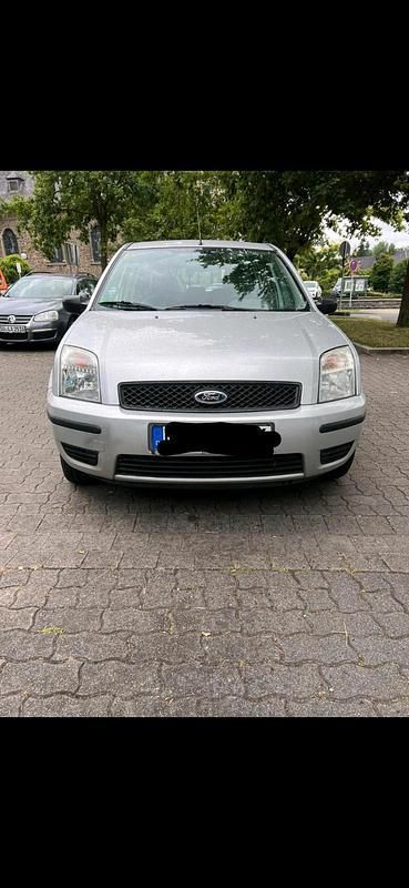 Silber Gebraucht 2003 Ford Fusion Kleinwagen | 1.700 € (Fairer Preis) - Bild 1/4
