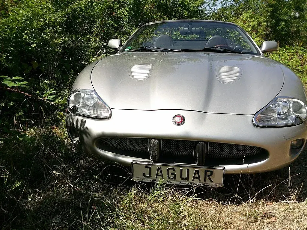 Gebraucht Jaguar XKR 363 PS (266 kW) 1999 Silber Cabrio