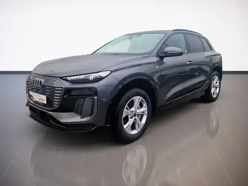 Gebraucht Audi Q6 e-tron S-Line 185 kW (252 PS) 2025 Daytonagrau perleffekt SUV