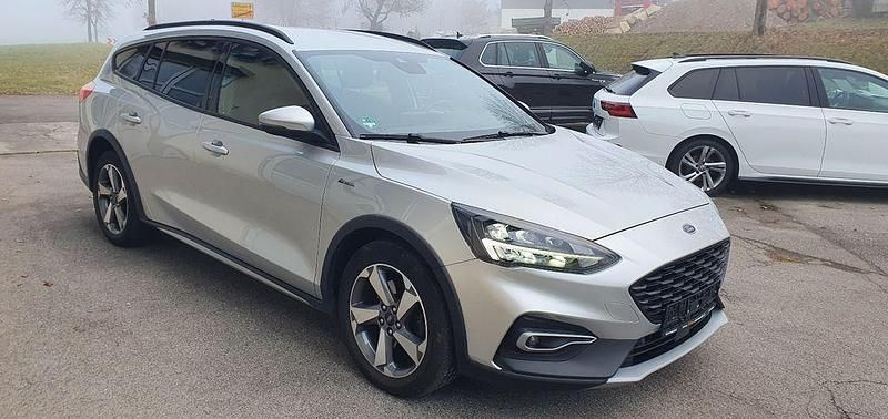 Gebraucht Ford Focus Active X 150 PS (110 kW) 2022 Silber Limousine