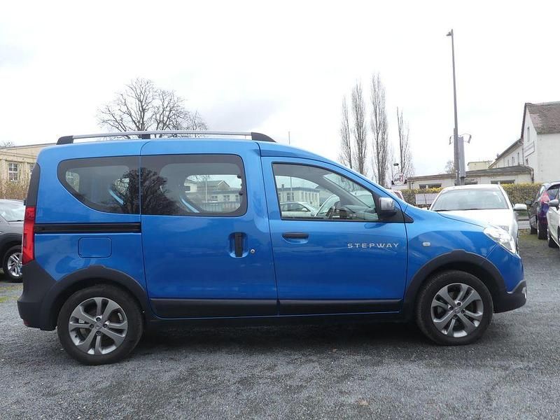 Gebraucht Dacia Dokker Stepway 116 PS (85 kW) 2015 Blau Van / Kleinbus