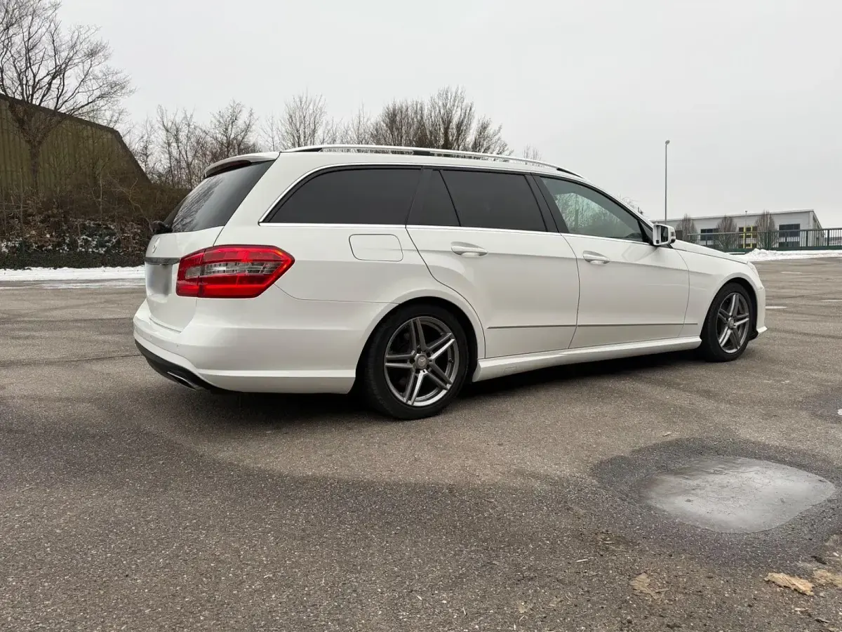 Gebraucht Mercedes E200 AMG 136 PS (100 kW) 2012 Weiß Kombi