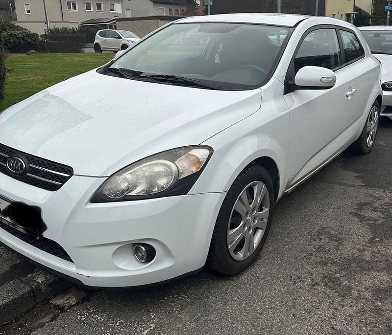 Gebraucht Kia ProCeed 128 PS (94 kW) 2010 Weiß Kleinwagen