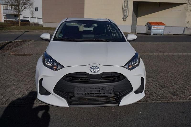 Gebraucht Toyota Yaris Comfort 72 PS (52 kW) 2022 Weiß Kleinwagen