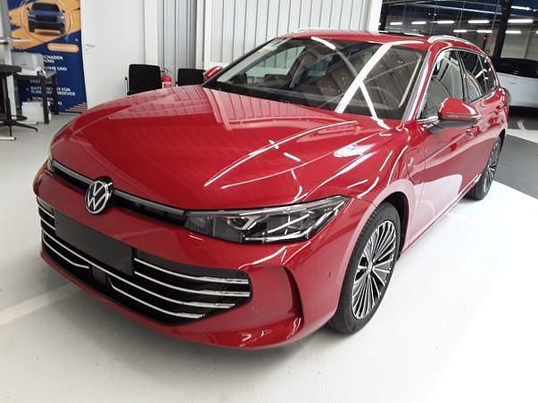 Chilirot metallic Gebraucht 2025 VW Passat Elegance Kombi | 42.990 € (Fairer Preis) - Bild 1/3