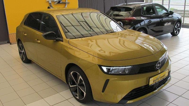 Brugt Opel Astra Edition 131 HK (96 kW) 2025 Gul Sedan