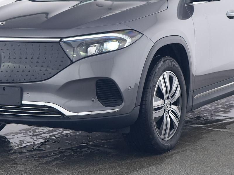 Gebraucht Mercedes EQA300 Progressive 167 kW (228 PS) 2024 Grau metalliclack mountaingrau SUV
