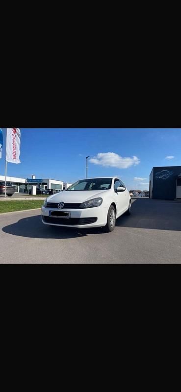 Weiß Gebraucht 2012 VW Golf VI Kleinwagen | 3.899 € (Fairer Preis) - Bild 1/4