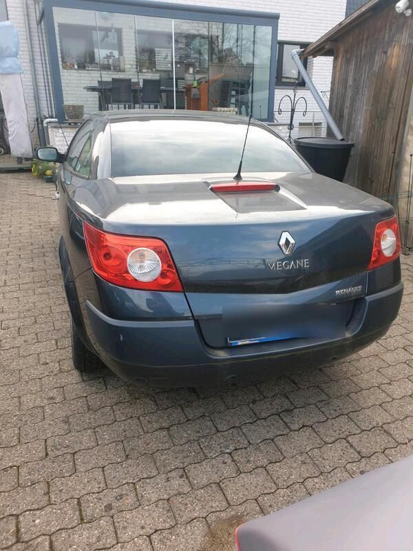 Grau Gebraucht 2006 Renault Mégane Cabriolet Cabrio | 1.999 € (Guter Preis) - Bild 1/4