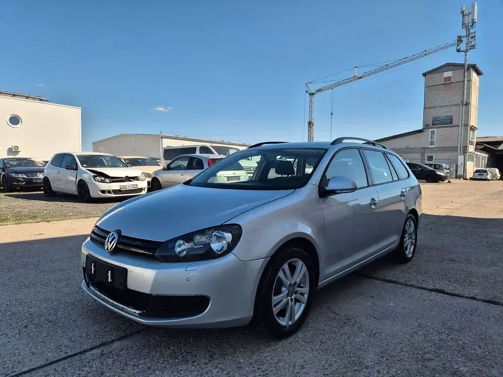 Gebraucht VW Golf VI Trendline 105 PS (77 kW) 2011 Silber Kleinwagen