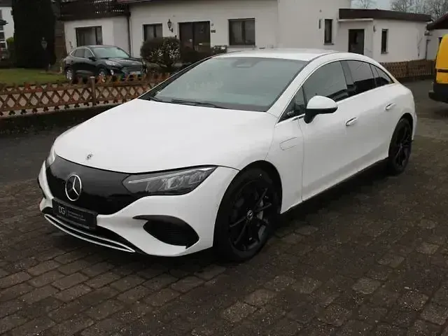 Gebraucht Mercedes EQE300 180 kW (245 PS) 2023 Weiß Limousine