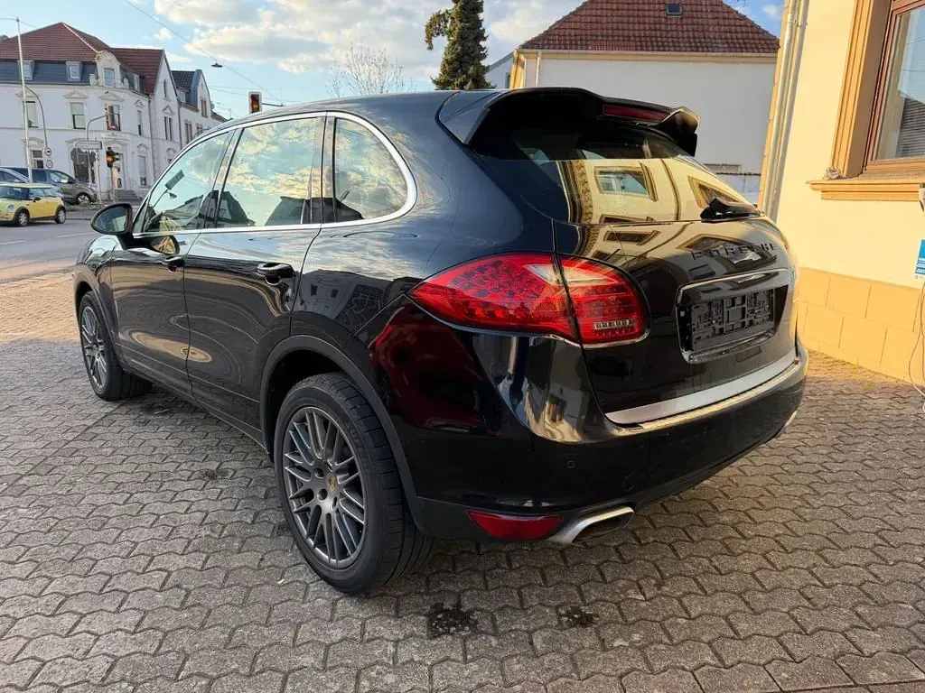 Gebraucht Porsche Cayenne 239 PS (175 kW) 2010 Schwarz SUV