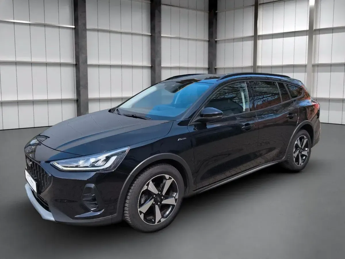 Gebraucht Ford Focus Active X 125 PS (91 kW) 2023 Schwarz Kombi