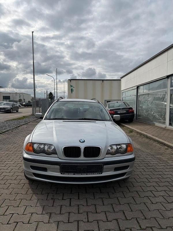 Gebraucht BMW 318 118 PS (86 kW) 2000 Silber Kombi