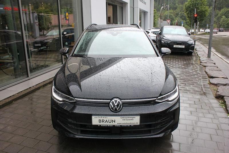 Gebraucht VW Golf VIII Life 116 PS (85 kW) 2024 Schwarz Kombi