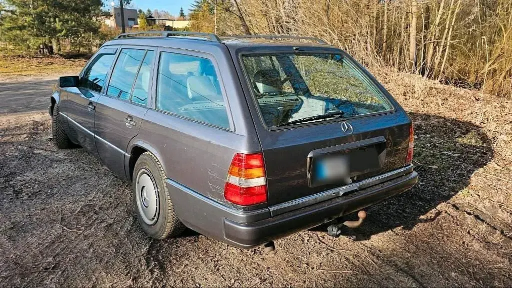 Gebraucht Mercedes E220 150 PS (110 kW) 1994 Kombi