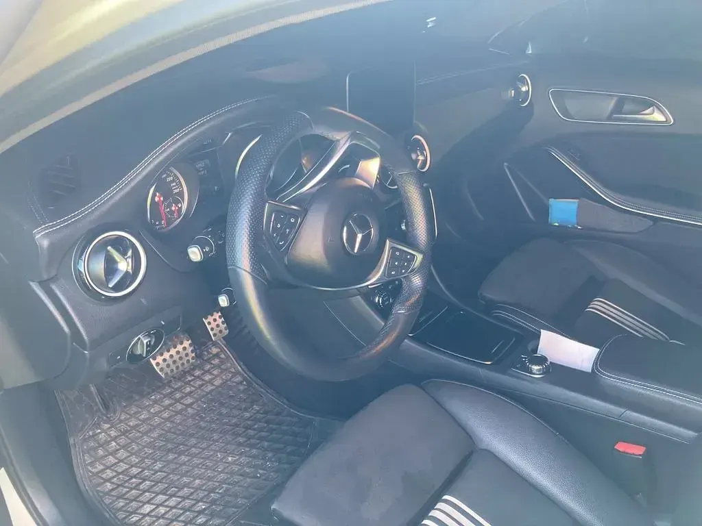 Gebraucht Mercedes GLA200 Edition 156 PS (114 kW) 2017 Grau SUV