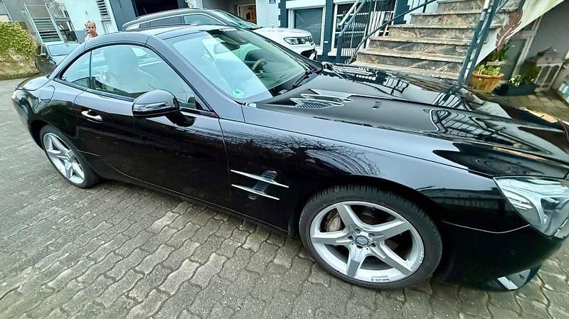 Gebraucht Mercedes SL500 435 PS (319 kW) 2012 Schwarz Cabrio