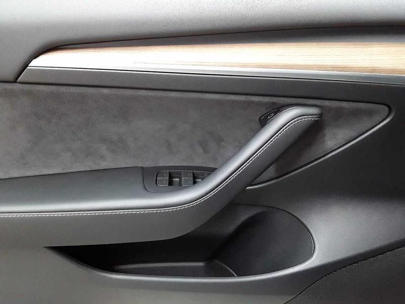 Gebraucht Tesla Model 3 RWD 239 kW (325 PS) 2022 Midnight silver metallic Limousine