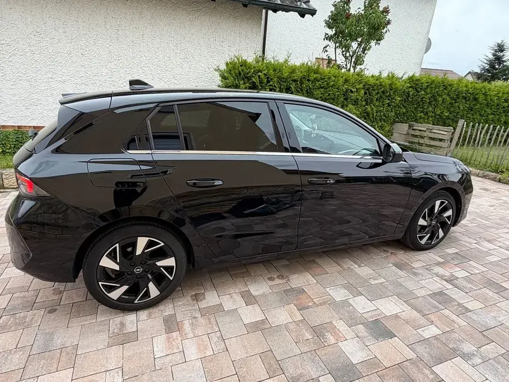 Gebraucht Opel Astra Elegance 131 PS (96 kW) 2022 Schwarz Kleinwagen