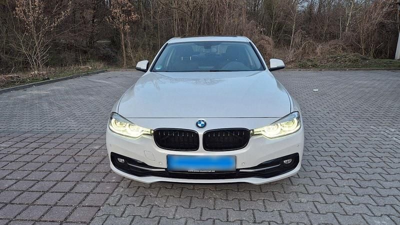 Gebraucht BMW 320 Sport Line 184 PS (135 kW) 2016 Weiß Limousine
