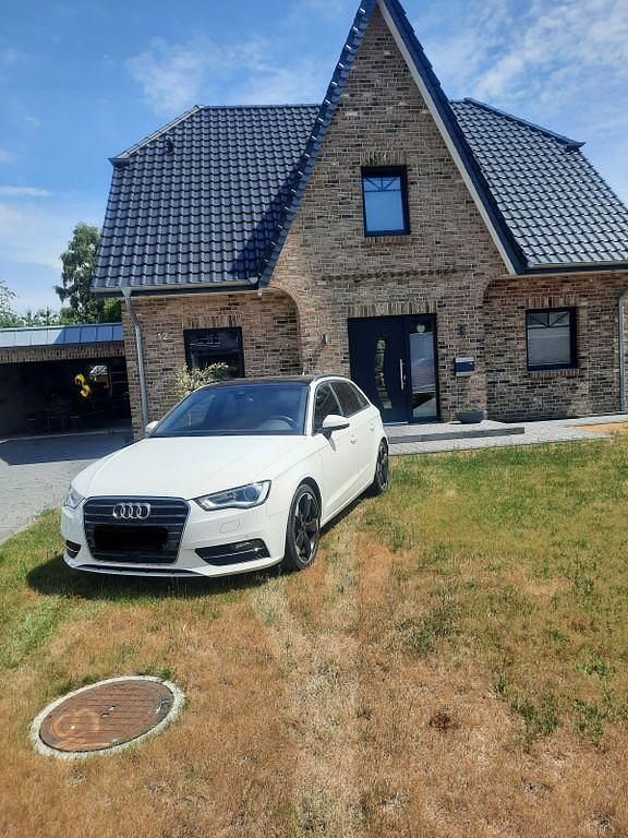 Weiß Gebraucht 2013 Audi A3 Ambiente Limousine | 13.999 € (Teuer) - Bild 1/4