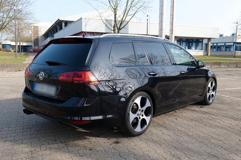 Gebraucht VW Golf VII Highline 150 PS (110 kW) 2015 Schwarz Kombi
