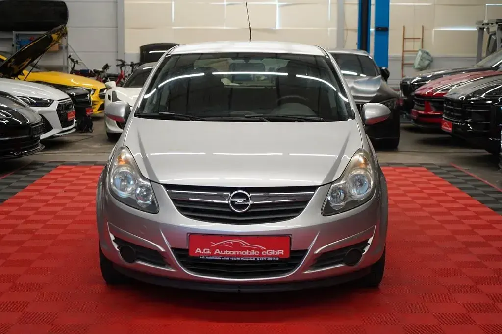 Gebraucht Opel Corsa 87 PS (63 kW) 2010 Starsilber/silver iii Kleinwagen