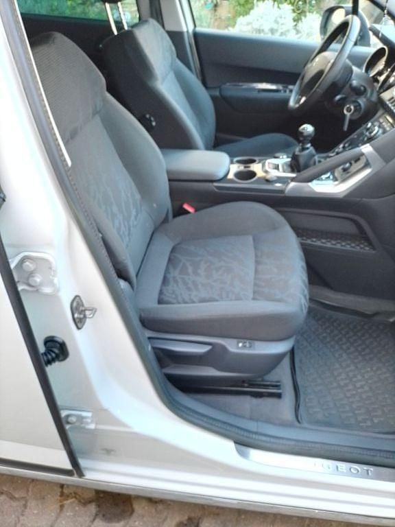 Weiß Gebraucht 2012 Peugeot 3008 Allure Limousine | 6.300 € (Fairer Preis) - Bild 1/4