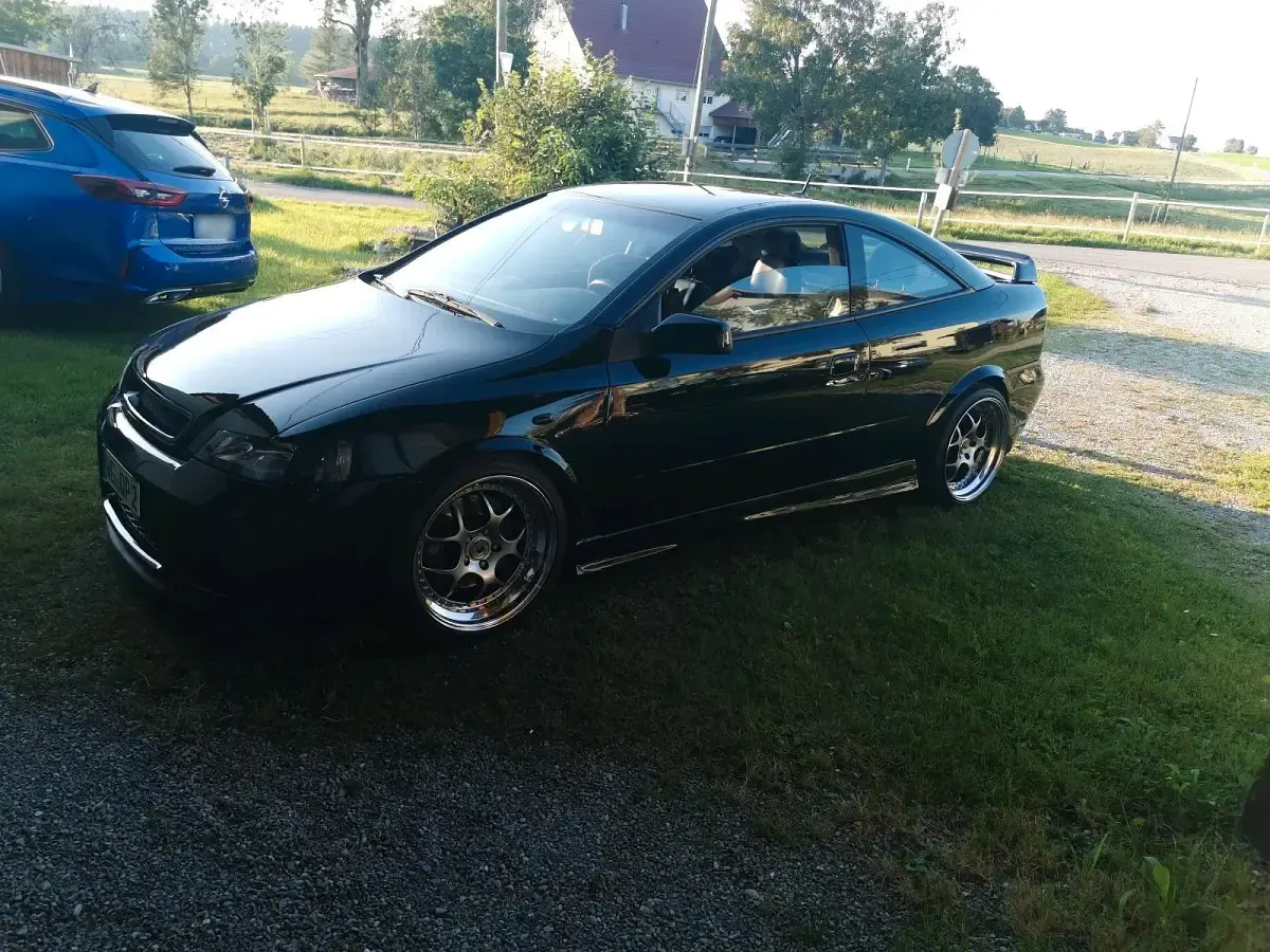 Gebraucht Opel Astra 200 PS (147 kW) 2001 Schwarz Coupé
