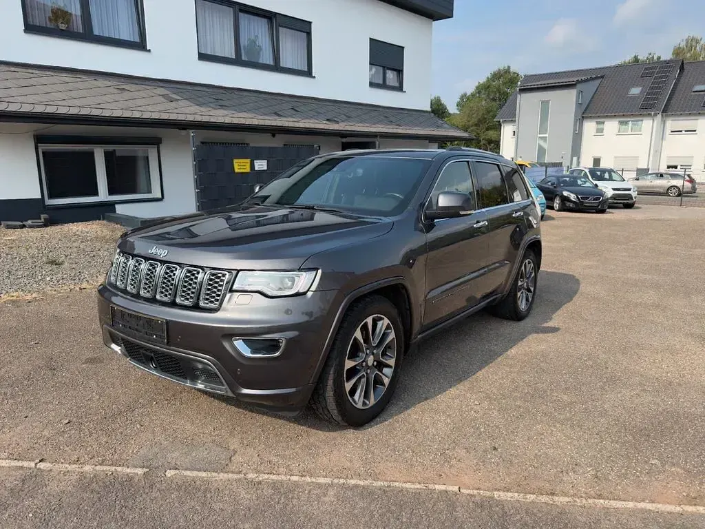 Gebraucht Jeep Grand Cherokee Overland 250 PS (183 kW) 2019 Grau SUV