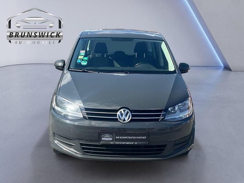 Uranograu Gebraucht 2016 VW Sharan Trendline Van / Kleinbus | 6.950 € - Bild 1/4