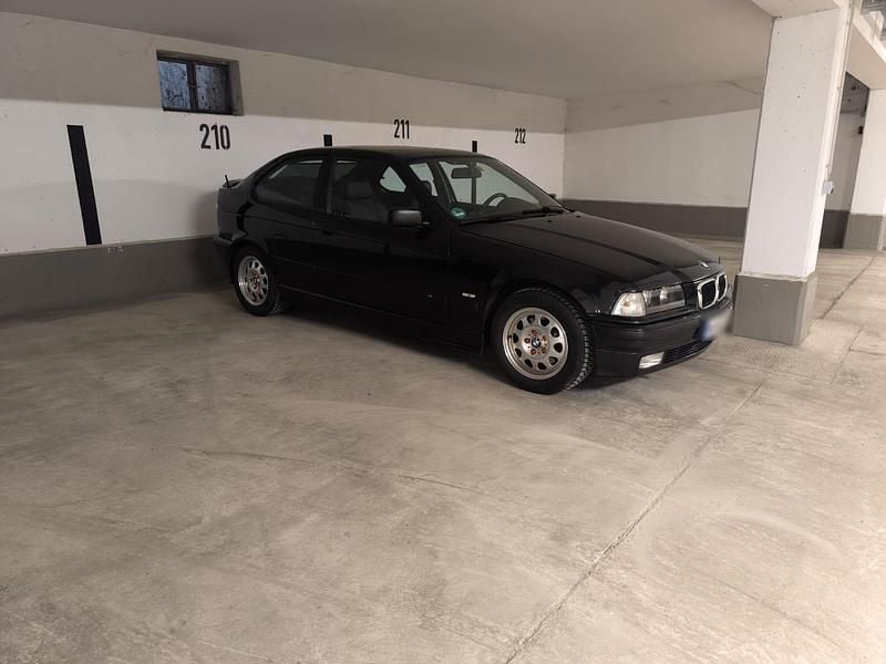 Gebraucht BMW 323 Compact 170 PS (125 kW) 1999 Schwarz Kleinwagen