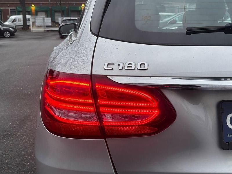 Gebraucht Mercedes C180 156 PS (114 kW) 2018 Silber Limousine