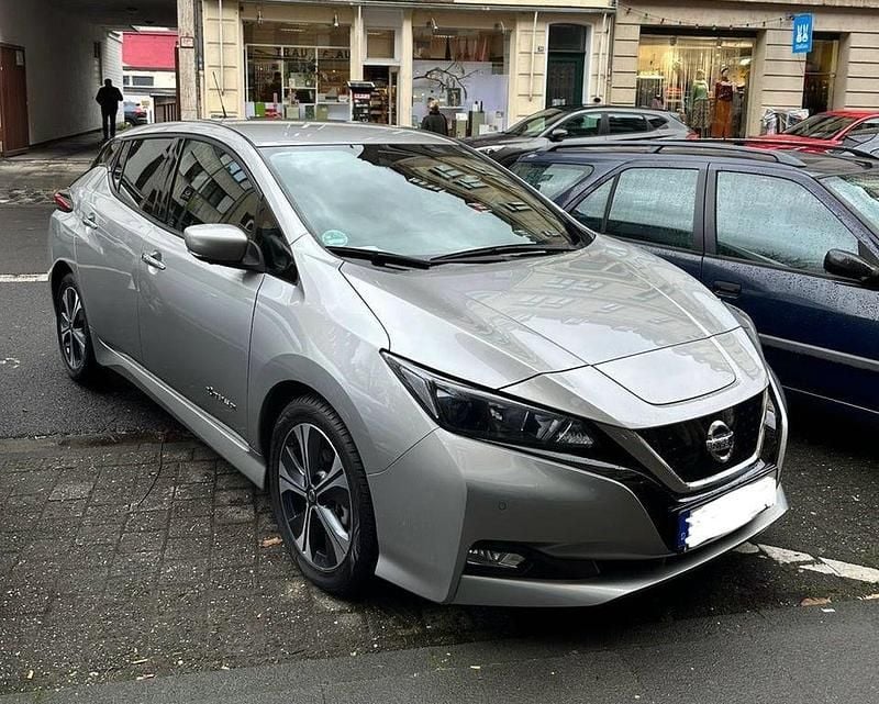 Silber Gebraucht 2020 Nissan Leaf Kleinwagen | 14.100 € (Fairer Preis) - Bild 1/2
