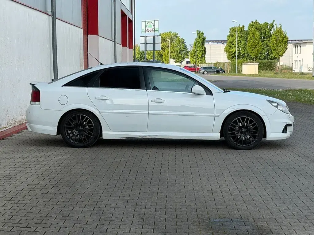 Gebraucht Opel Vectra Edition+ 150 PS (110 kW) 2007 Casabl/arctic/eisweiss/kaolin Limousine