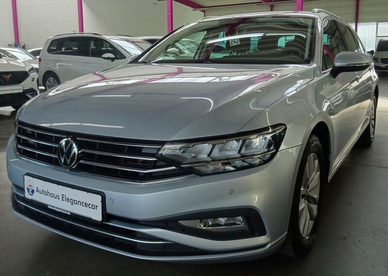 Silber Gebraucht 2023 VW Passat Limousine | 24.949 € (Guter Preis) - Bild 1/4