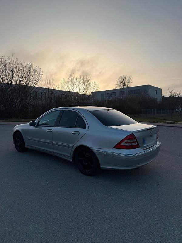 Gebraucht Mercedes C200 163 PS (119 kW) 2004 Grau Limousine