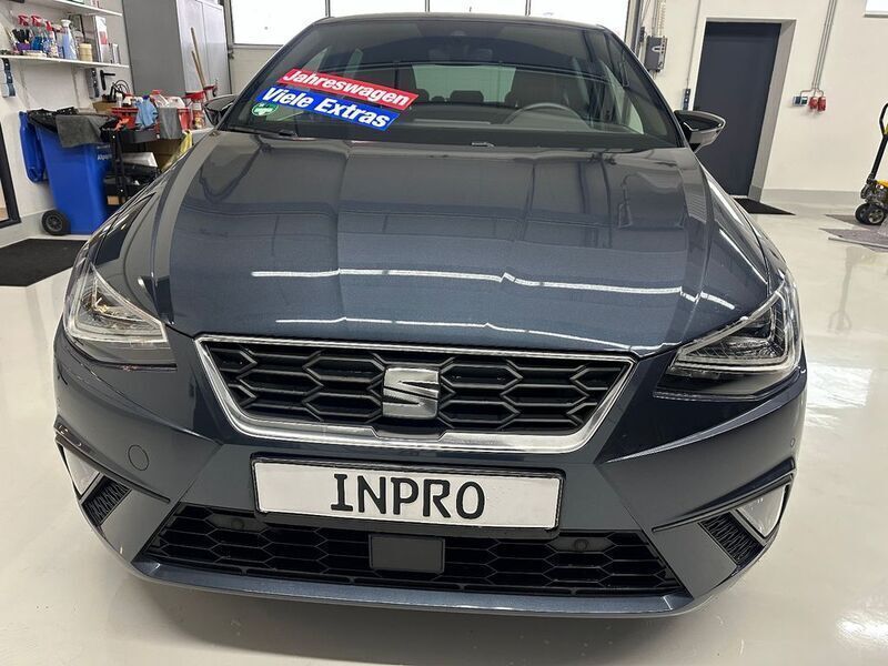 Grau Gebraucht 2023 Seat Ibiza FR Limousine | 19.980 € (Fairer Preis) - Bild 1/4