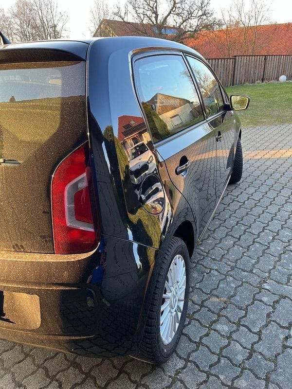 Gebraucht VW up! high up! 75 PS (55 kW) 2014 Schwarz Kleinwagen