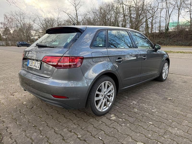 Gebraucht Audi A3 Sport 150 PS (110 kW) 2020 Grau Limousine