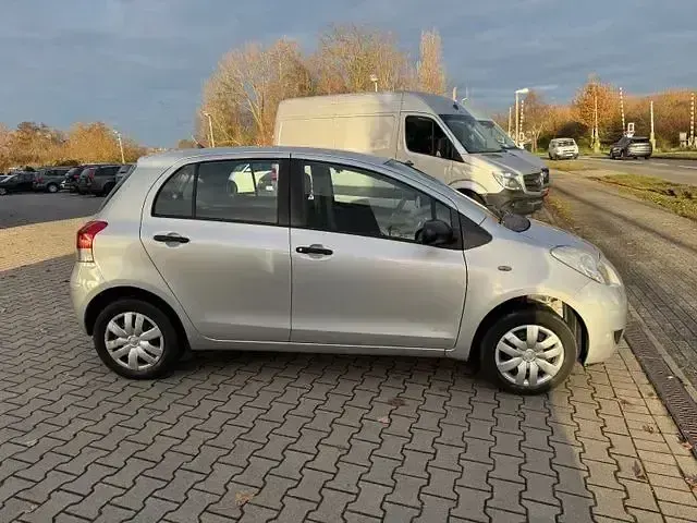 Gebraucht Toyota Yaris Cool 99 PS (72 kW) 2009 Andere Kleinwagen