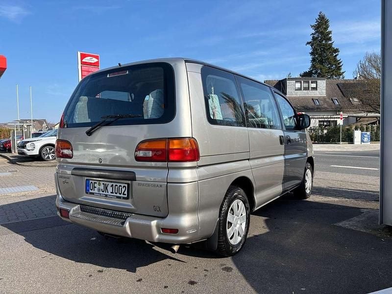 Gebraucht Mitsubishi Space Gear 113 PS (83 kW) 1999 Silber Van / Kleinbus