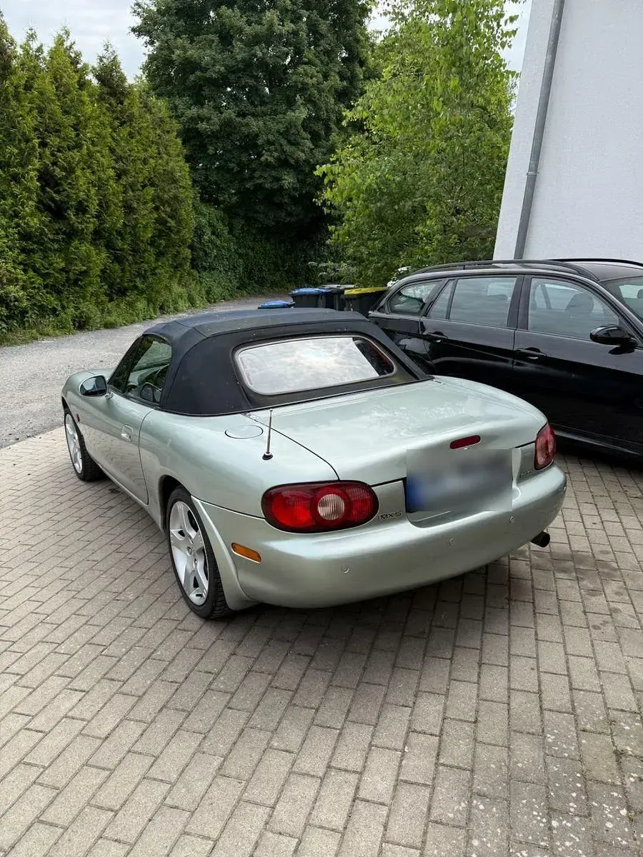 Gebraucht Mazda MX5 Edition 110 PS (80 kW) 2004 Silber Cabrio