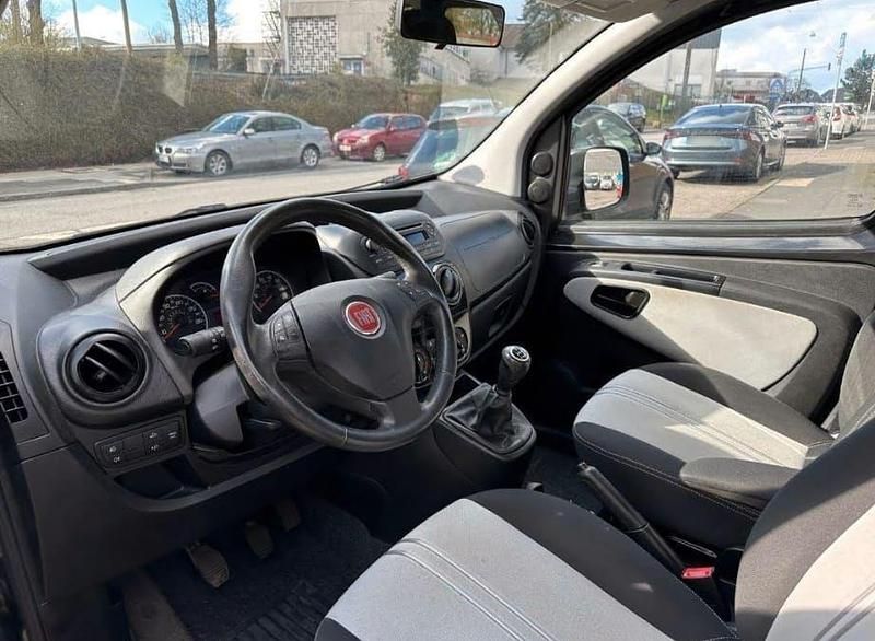 Gebraucht Fiat Qubo Trekking 73 PS (53 kW) 2011 Schwarz Van / Kleinbus