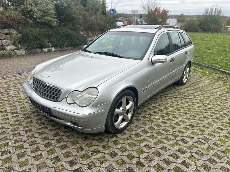 Gebraucht Mercedes C220 Avantgarde 143 PS (105 kW) 2002 Silber Kombi
